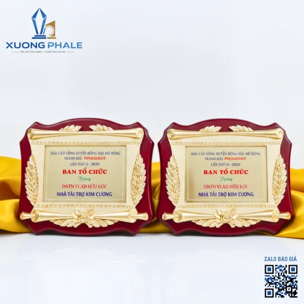 Bảng vinh danh gỗ đồng được làm từ chất liệu cao cấp giúp nâng tầm thương hiệu và tri ân sâu sắc đến đơn vị đồng hành lớn nhất của giải đấu.
