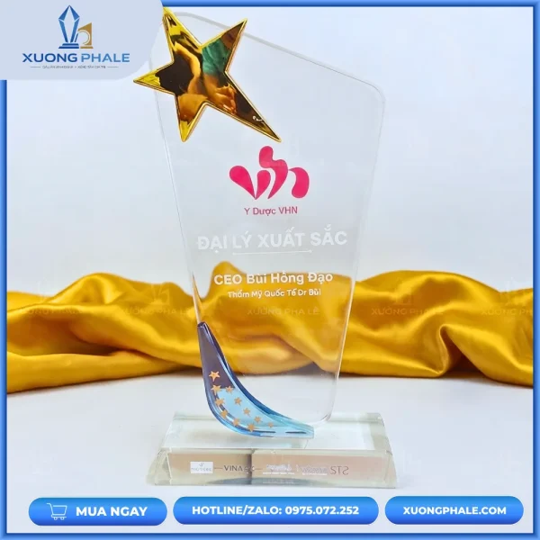 Biểu trưng pha lê ngôi sao vàng vinh danh đại lý.