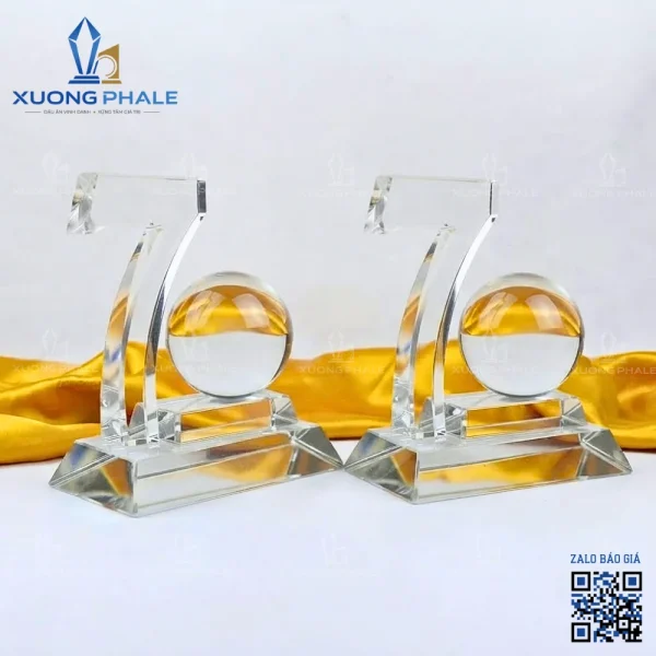 Bộ số pha lê kỷ niệm 70 năm thiết kế đẹp