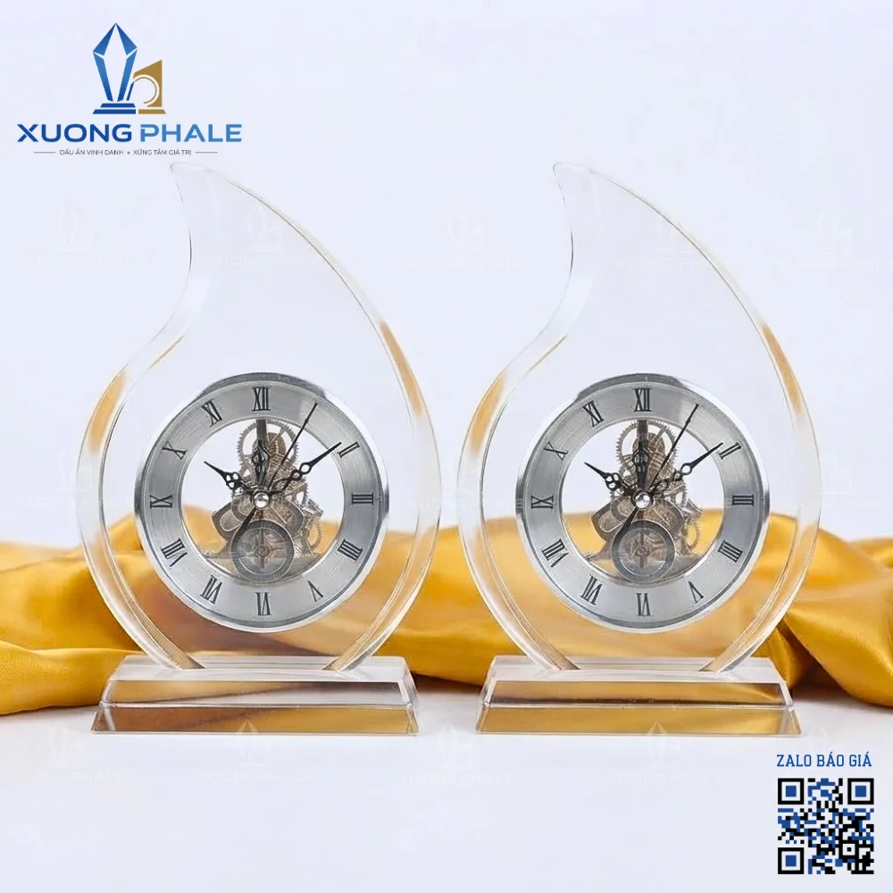 Đồng hồ pha lê dáng ngọn lửa