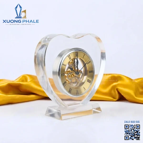 Đồng hồ pha lê trái tim cao cấp